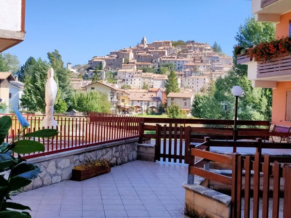 appartamento in vendita a Rocca di Mezzo in zona Rovere