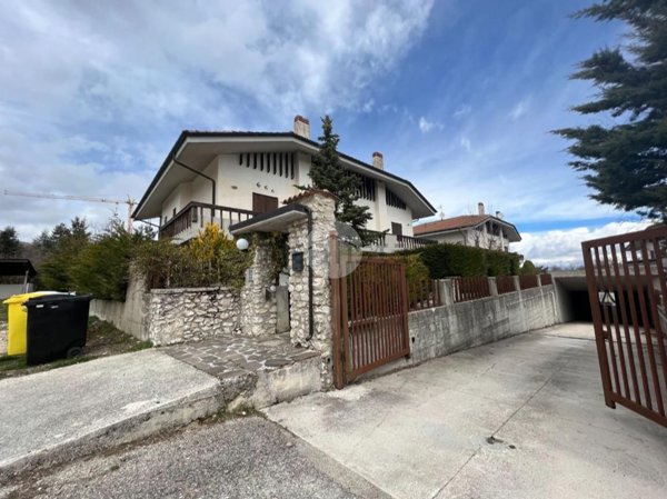 appartamento in vendita a Rocca di Mezzo