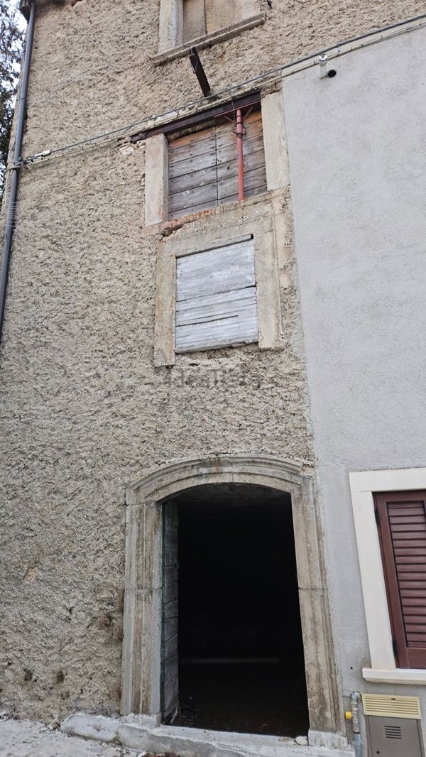 appartamento in vendita a Rocca di Mezzo in zona Rovere