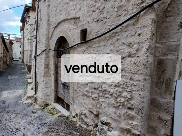 casa indipendente in vendita a Rocca di Mezzo