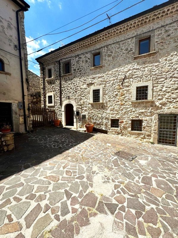 appartamento in vendita a Rocca di Mezzo in zona Terranera