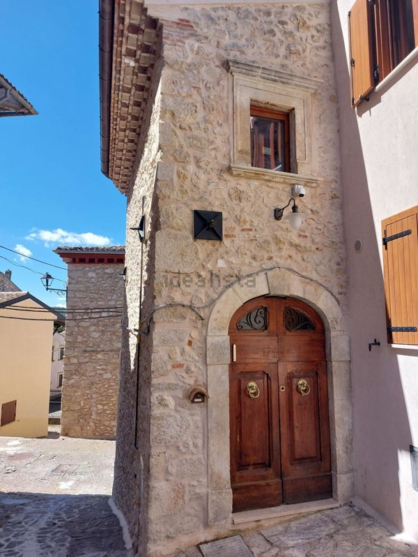 appartamento in vendita a Rocca di Mezzo in zona Terranera