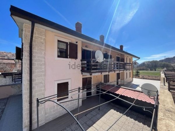 appartamento in vendita a Rocca di Mezzo in zona Rovere