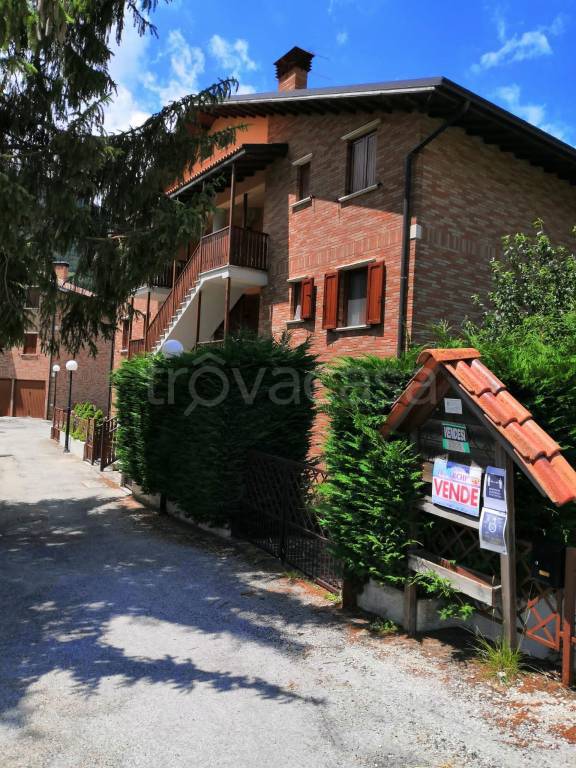 appartamento in vendita a Rocca di Mezzo in zona Rovere