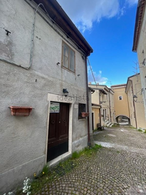 appartamento in vendita a Rocca di Mezzo in zona Rovere