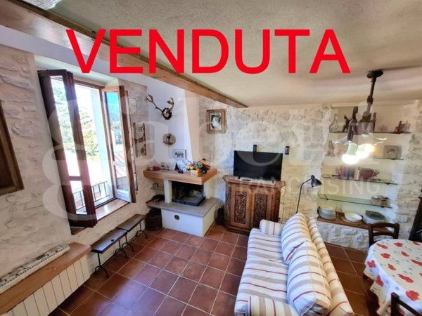 casa indipendente in vendita a Rocca di Mezzo
