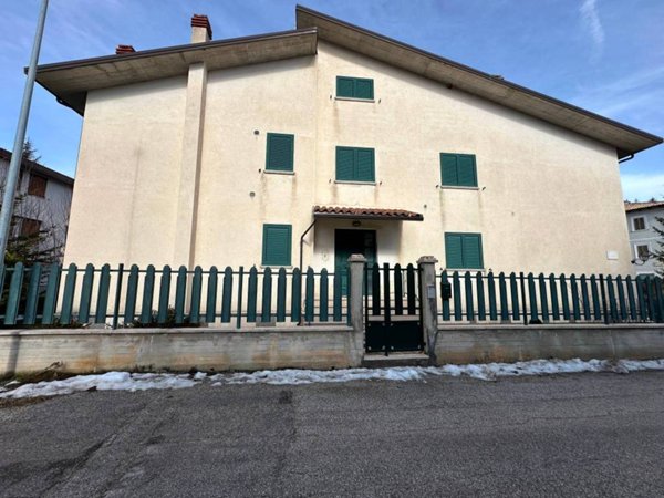 appartamento in vendita a Rocca di Mezzo in zona Rovere