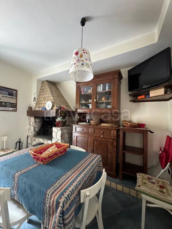 casa indipendente in vendita a Rocca di Mezzo
