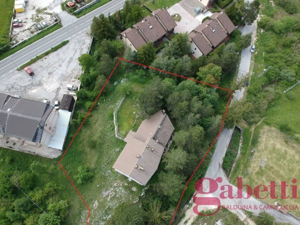 casa indipendente in vendita a Rocca di Mezzo