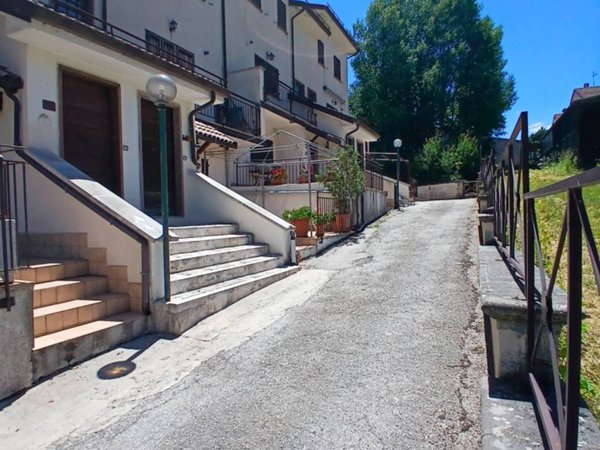 appartamento in vendita a Rocca di Mezzo