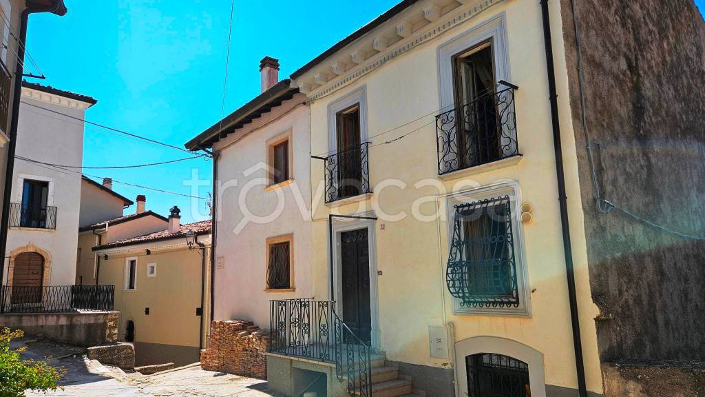 casa semindipendente in vendita a Rocca di Mezzo