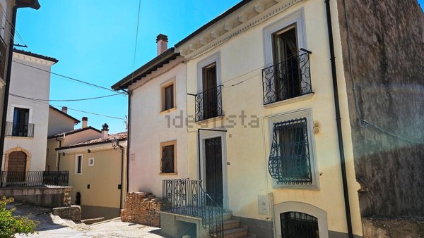 appartamento in vendita a Rocca di Mezzo