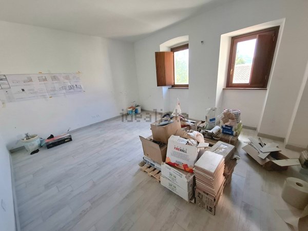 casa indipendente in vendita a Rocca di Mezzo