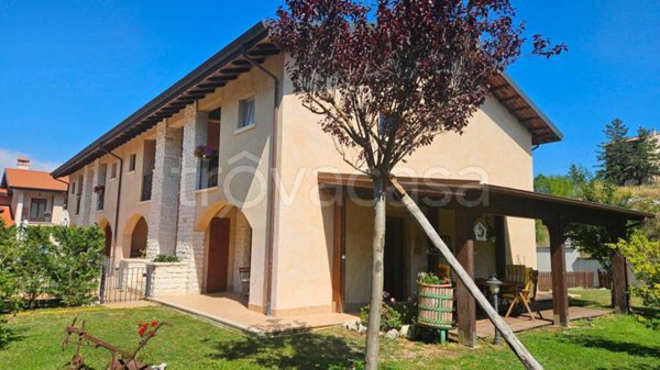 appartamento in vendita a Rocca di Mezzo in zona Terranera