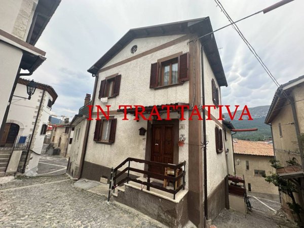 casa indipendente in vendita a Rocca di Mezzo