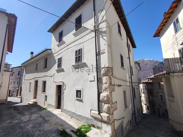 appartamento in vendita a Rocca di Mezzo