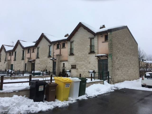 esavano in vendita a Rocca di Mezzo in zona Rovere