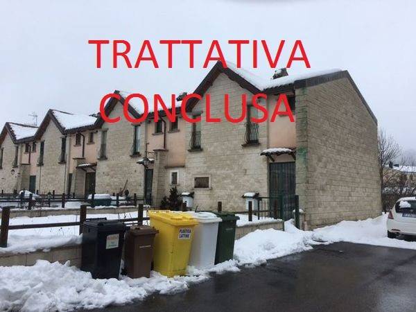 casa indipendente in vendita a Rocca di Mezzo in zona Rovere