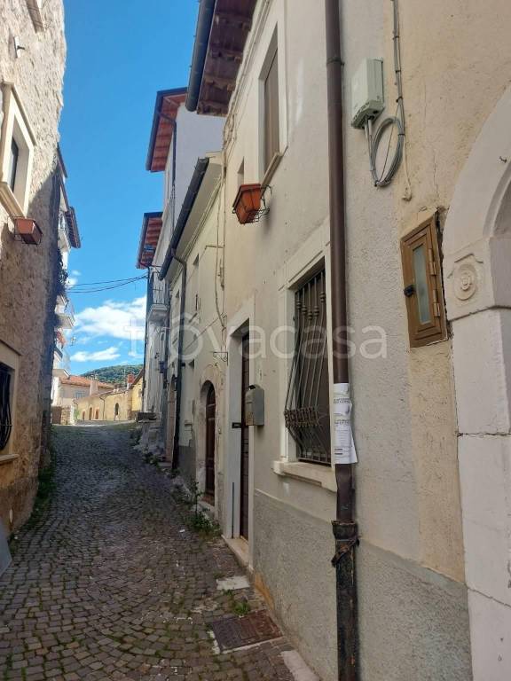 casa indipendente in vendita a Rocca di Mezzo