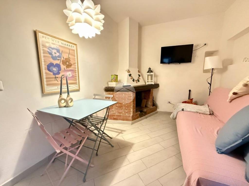 casa indipendente in vendita a Rocca di Mezzo in zona Rovere