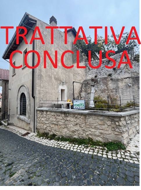 casa indipendente in vendita a Rocca di Mezzo