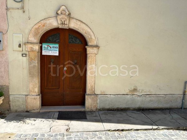 casa indipendente in vendita a Rocca di Mezzo