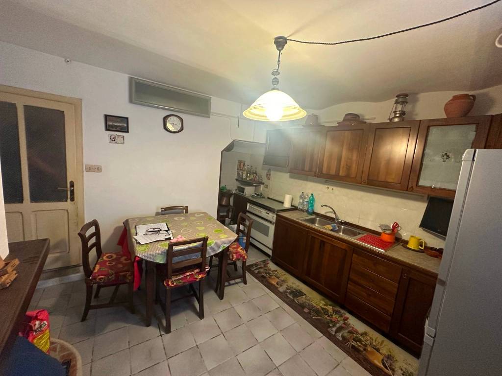 casa indipendente in vendita a Rocca di Mezzo in zona Rovere