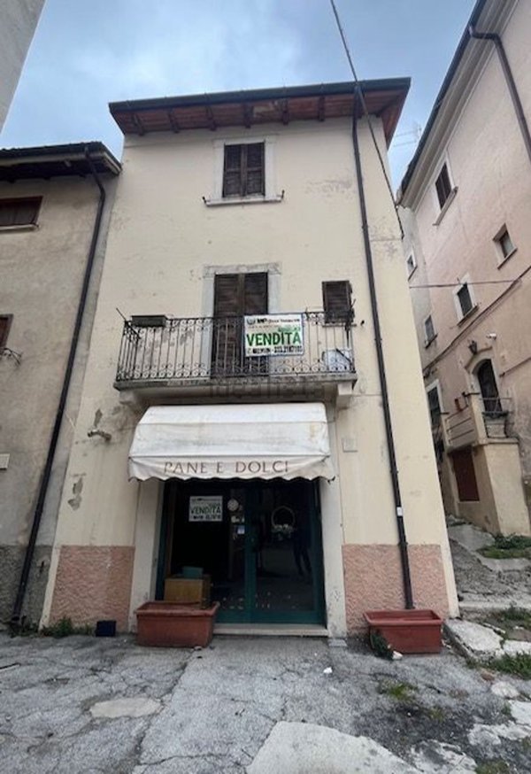 quadrivano in vendita a Rocca di Mezzo