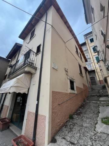 quadrivano in vendita a Rocca di Mezzo