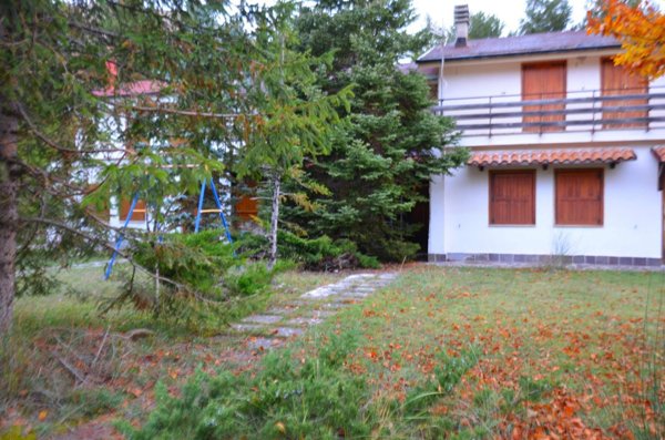 quadrivano in vendita a Rocca di Mezzo in zona Rovere