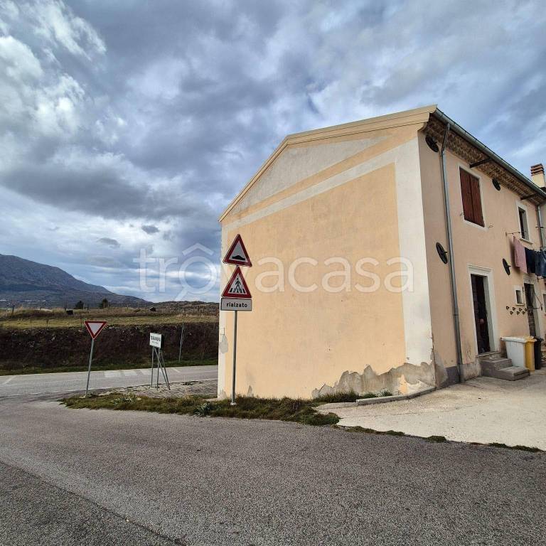 appartamento in vendita a Rocca di Mezzo in zona Terranera