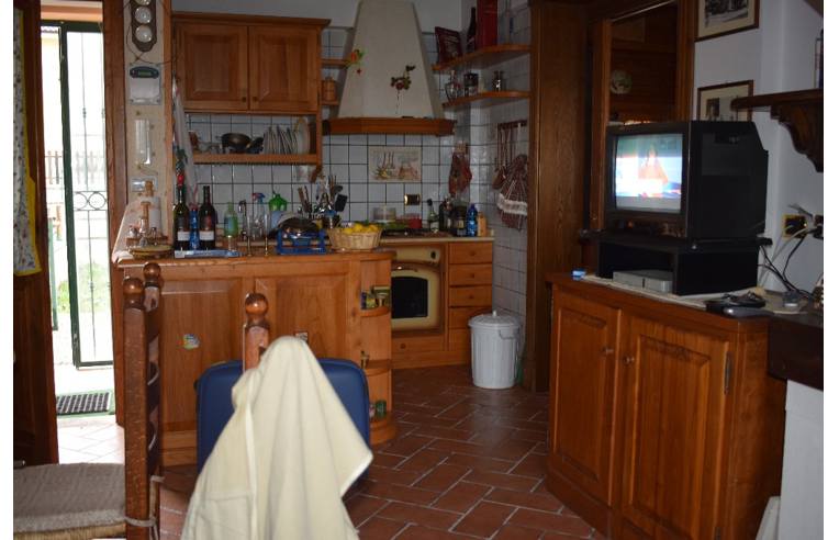 casa indipendente in vendita a Rocca di Mezzo in zona Rovere