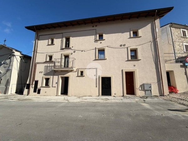 appartamento in vendita a Rocca di Mezzo in zona Rovere