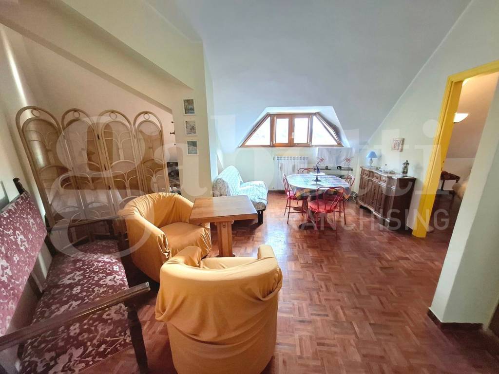 appartamento in vendita a Rocca di Mezzo in zona Rovere