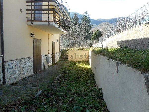 appartamento in vendita a Rocca di Mezzo in zona Rovere