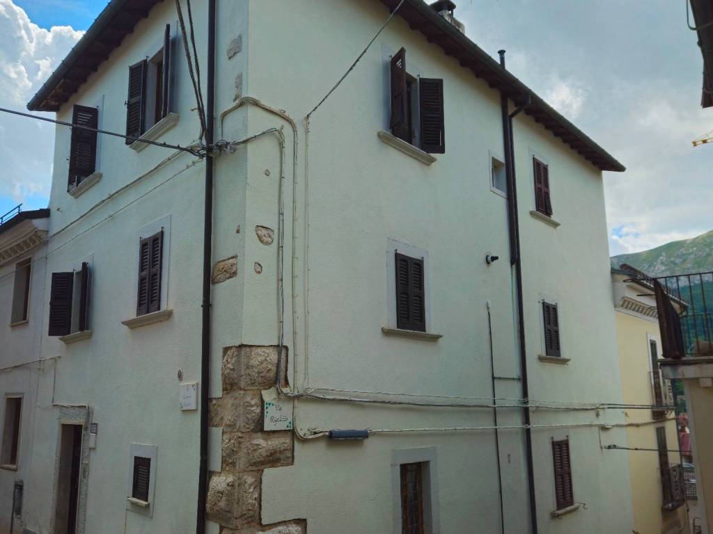 appartamento in vendita a Rocca di Mezzo