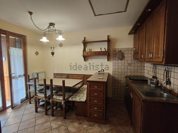 appartamento in vendita a Rocca di Mezzo in zona Rovere