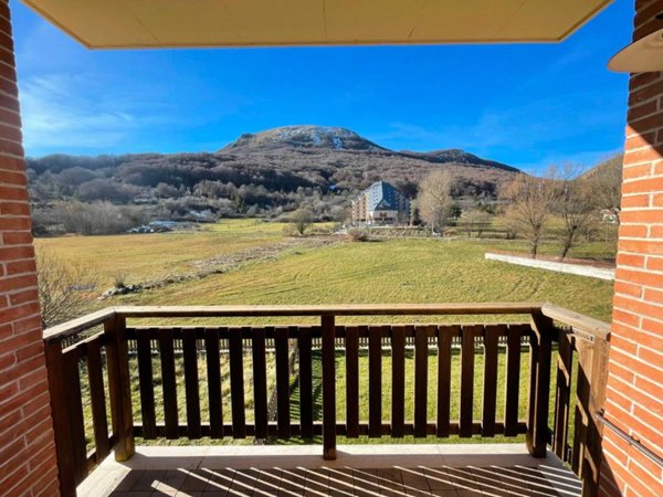 appartamento in vendita a Rocca di Mezzo in zona Rovere