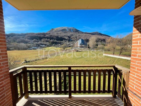 appartamento in vendita a Rocca di Mezzo in zona Rovere