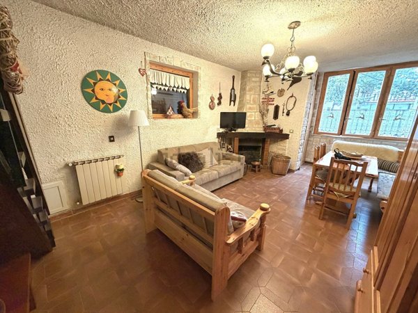 appartamento in vendita a Rocca di Mezzo in zona Rovere