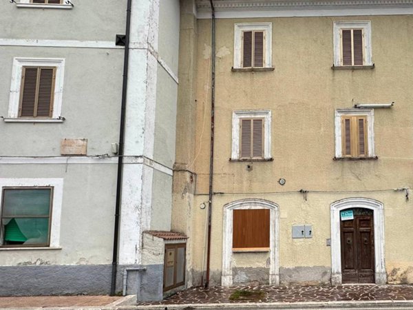 appartamento in vendita a Rocca di Mezzo in zona Rovere