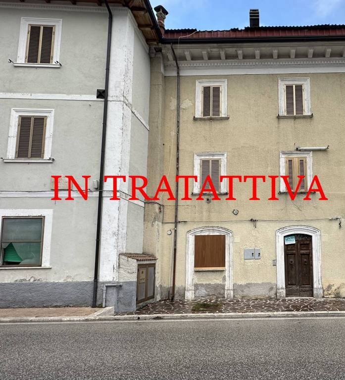 appartamento in vendita a Rocca di Mezzo in zona Rovere