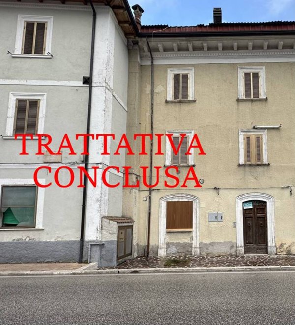 appartamento in vendita a Rocca di Mezzo in zona Rovere