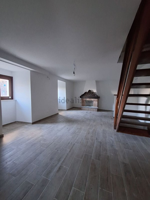 casa indipendente in vendita a Rocca di Mezzo in zona Terranera