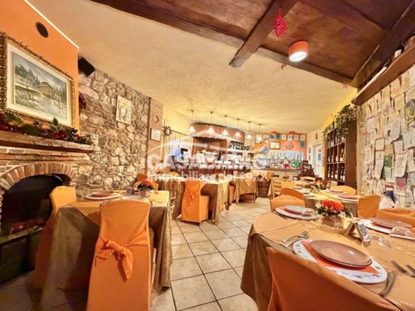 negozio in vendita a Rocca di Mezzo