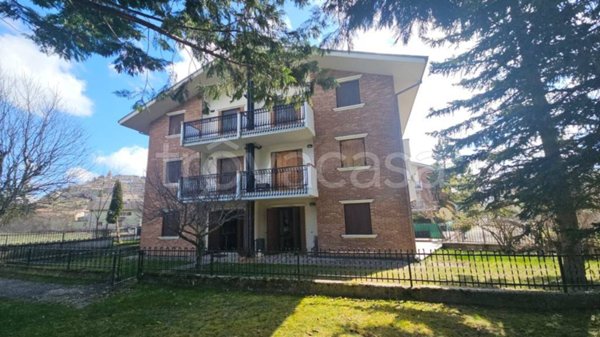 appartamento in vendita a Rocca di Mezzo in zona Rovere