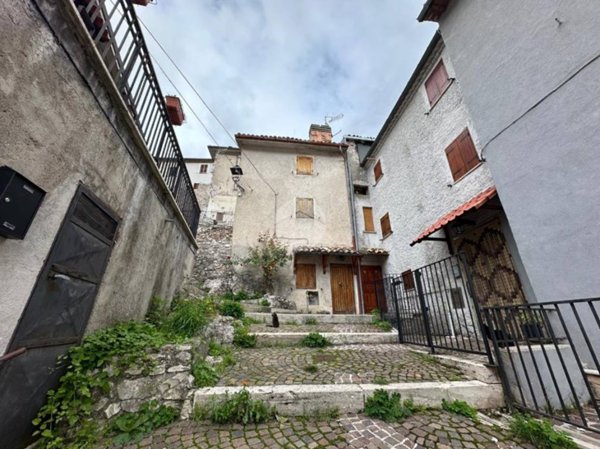 casa indipendente in vendita a Rocca di Mezzo in zona Rovere