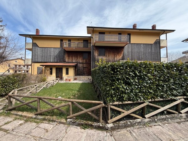 appartamento in vendita a Rocca di Mezzo in zona Rovere