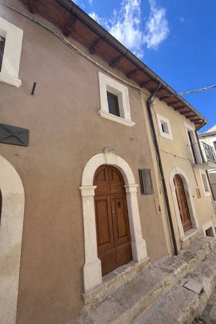 casa indipendente in vendita a Rocca di Mezzo