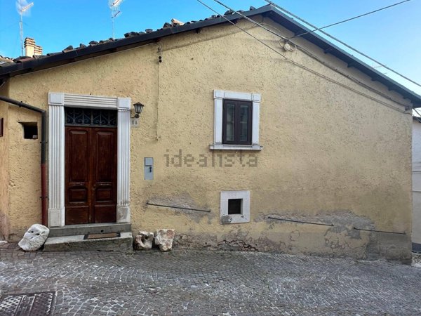 casa indipendente in vendita a Rocca di Mezzo